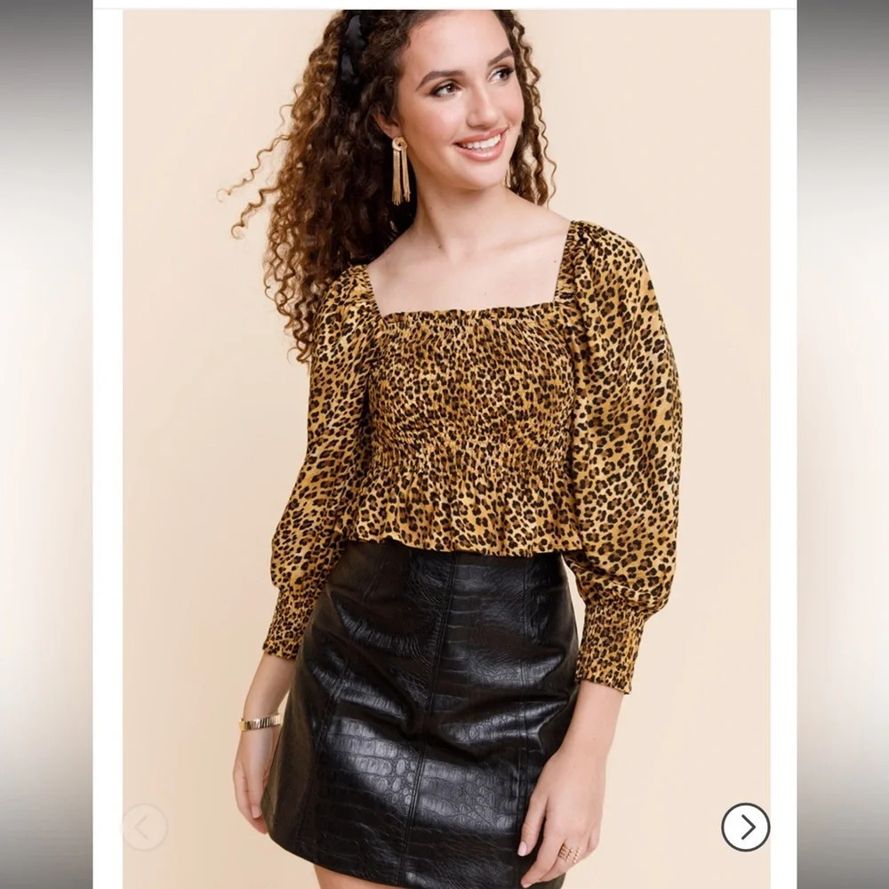 🎉HOST PICK🎉Francesca’s Michelle Leopard Puff Sleeve Blouse, Small, NWT